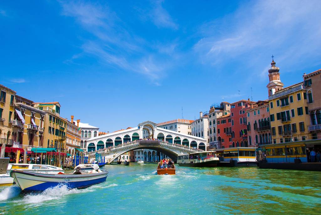 Ouvrir la galerie défilante de Les grands lacs et Venise Photos à 2