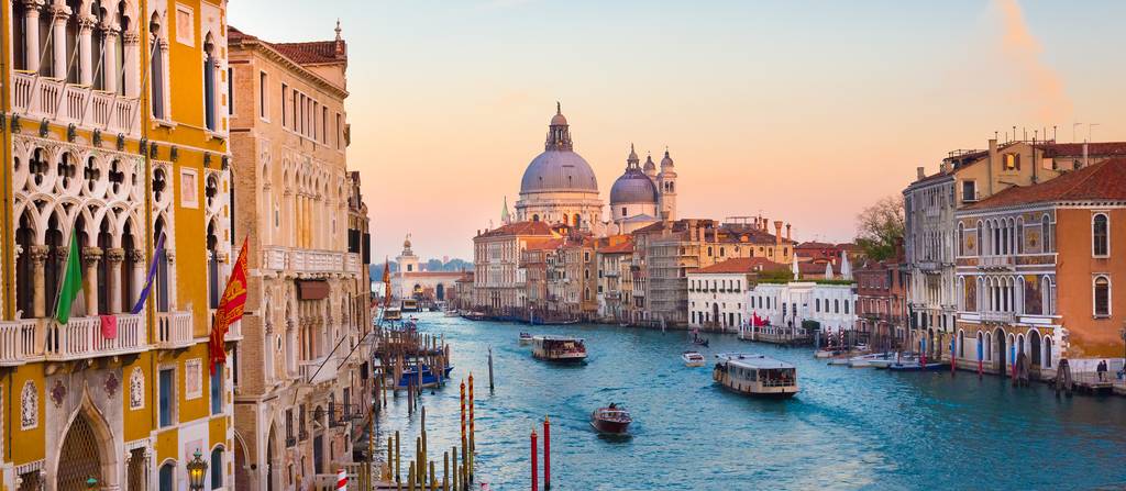 Ouvrir la galerie défilante de Les grands lacs et Venise Photos à 3