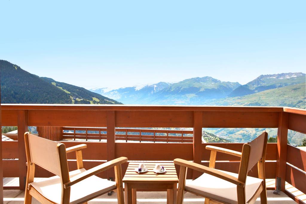 Open Peisey-Vallandry photos slideshow gallery at 4