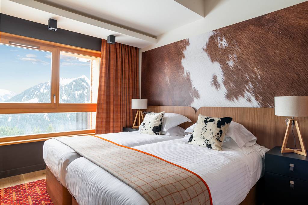 Open The Grand Massif Samoëns Morillon Chalet-Apartments photos slideshow gallery at 4