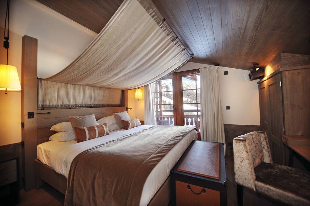 Open The Valmorel Chalet-Apartments photos slideshow gallery at 4