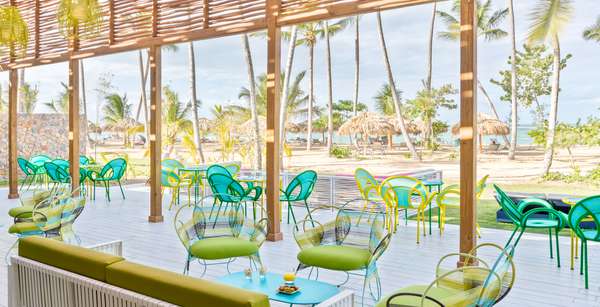 Coco Plum Beach Lounge Bar 